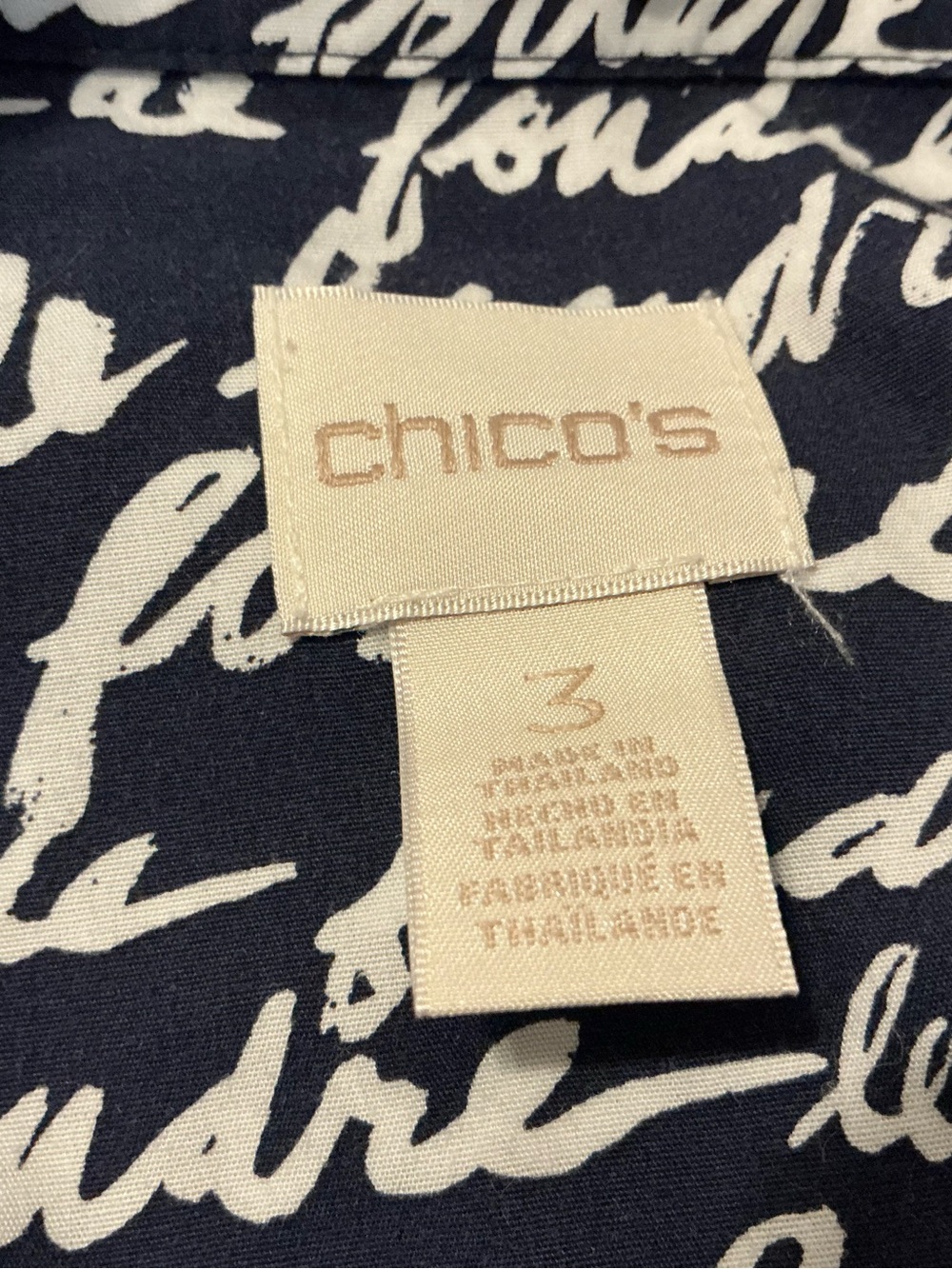 Chico’s Button Up Shirt No-Iron All over Print Coup de Foudre Navy White - Picture 11 of 13